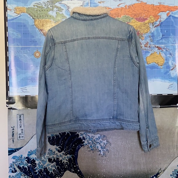 Universal Thread Denim Jean Jacket - Picture 4 of 8